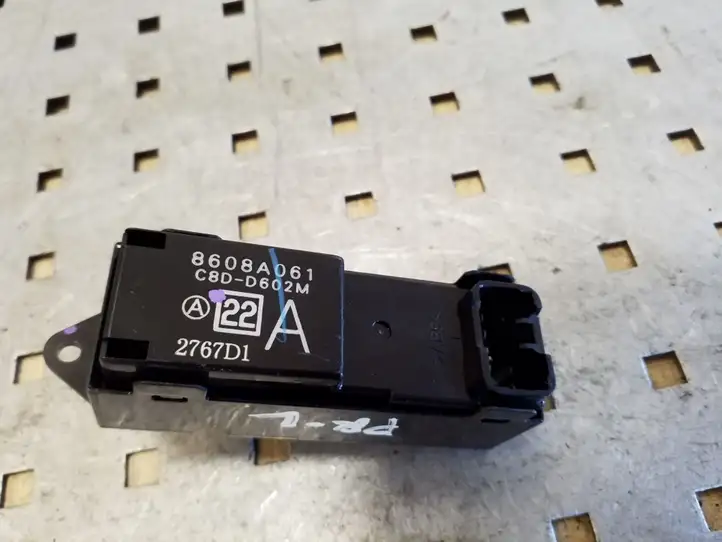 Mitsubishi Outlander (2007 - 2012) 8608A061 Кнопка стеклоподъемников — фото 1