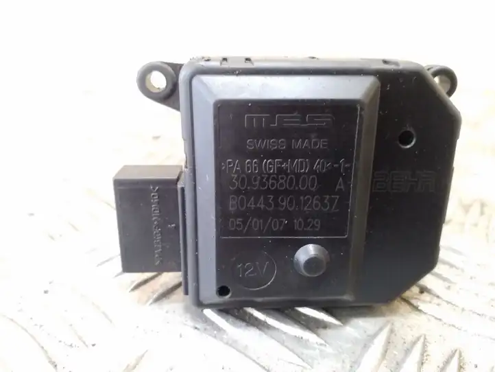 Opel Zafira B (2008 - 2014) 309368000 Двигатель задвижки потока воздуха — фото 1