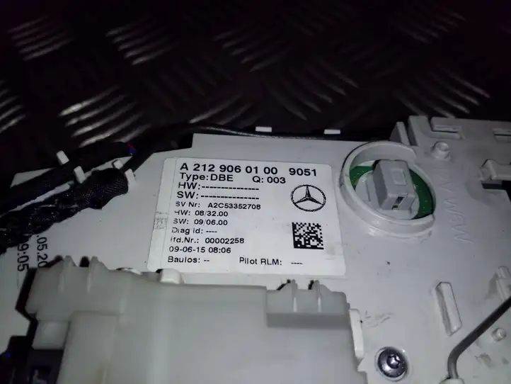 Mercedes-Benz E W212 (2009 - 2016) A0128206610 Передняя подсветка — фото 7