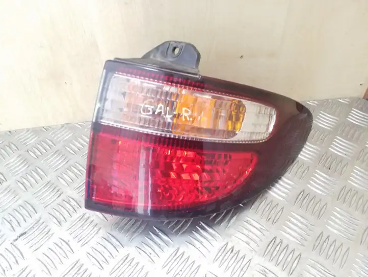 Toyota Previa (XR30, XR40) II (2000 - 2006) Задний фонарь в кузове — фото 1