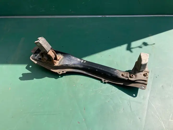 Toyota Corolla Verso E121 (2001 - 2004) 5120412150 Кронштейн двигателя — фото 2