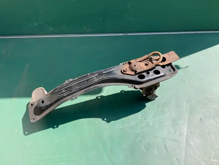 Toyota Corolla Verso E121 (2001 - 2004) 5120412150 Кронштейн двигателя — фото 6