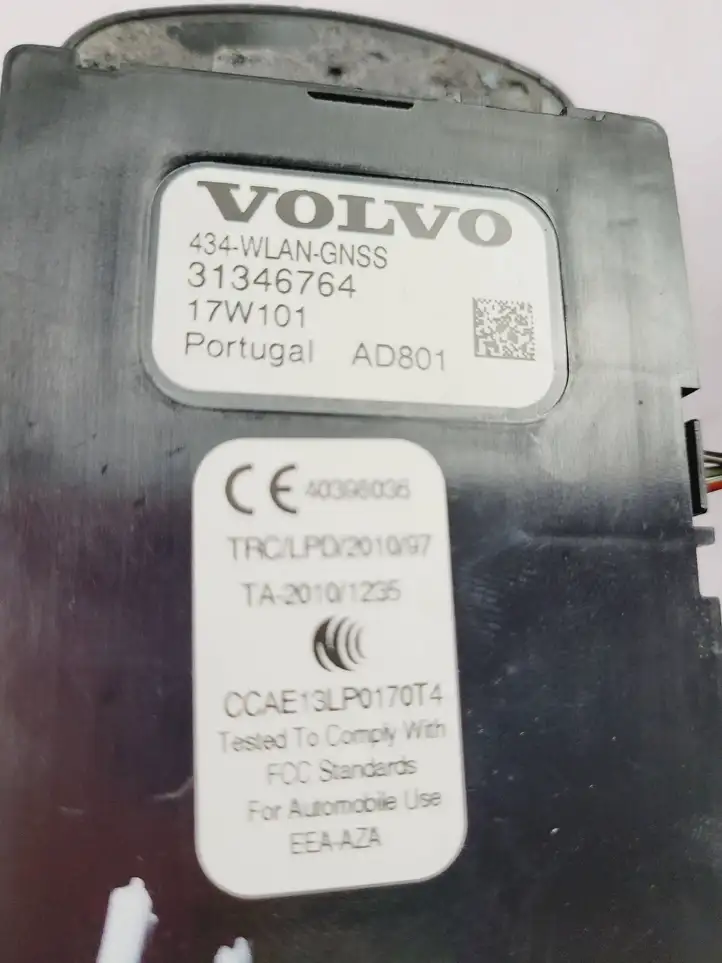 Volvo S90, V90 (2016 - 2020) 31346764 GPS антенна — фото 3