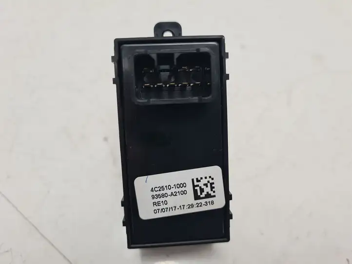 Kia Ceed (2015 - 2018) 4C25101000 Кнопка стеклоподъемников — фото 2