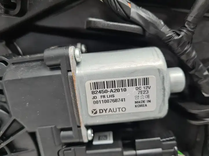 Kia Ceed (2015 - 2018) 82470A2301 Электростеклоподъемник передний (комплект) — фото 3