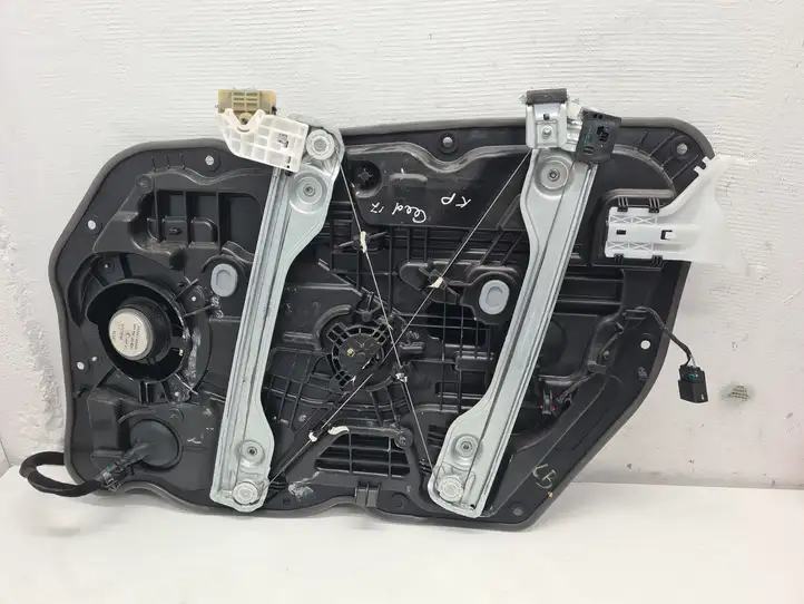 Kia Ceed (2015 - 2018) 82470A2301 Электростеклоподъемник передний (комплект) — фото 4