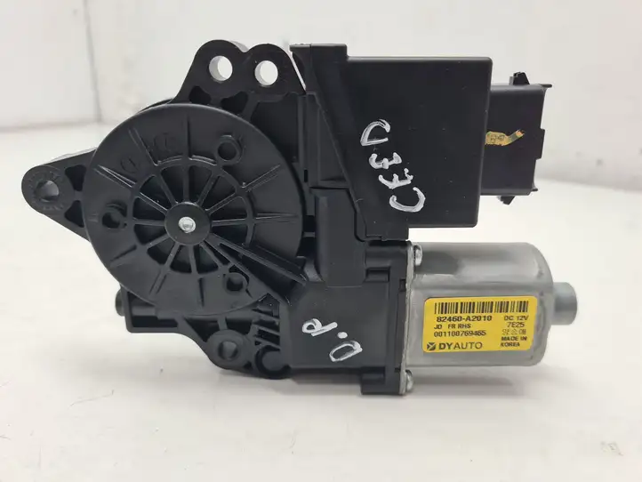 Kia Ceed (2015 - 2018) 82460A2010 Мотор стеклоподъемника передний — фото 1