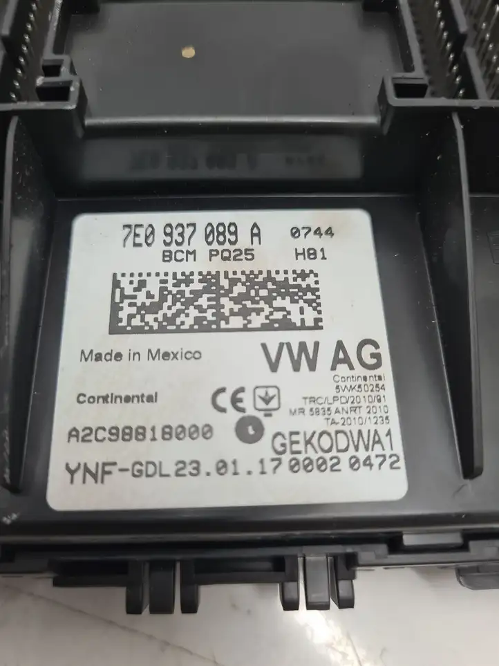 Volkswagen Beetle A5 (2011 - 2018) 7E0937089A Модуль комфорта — фото 2