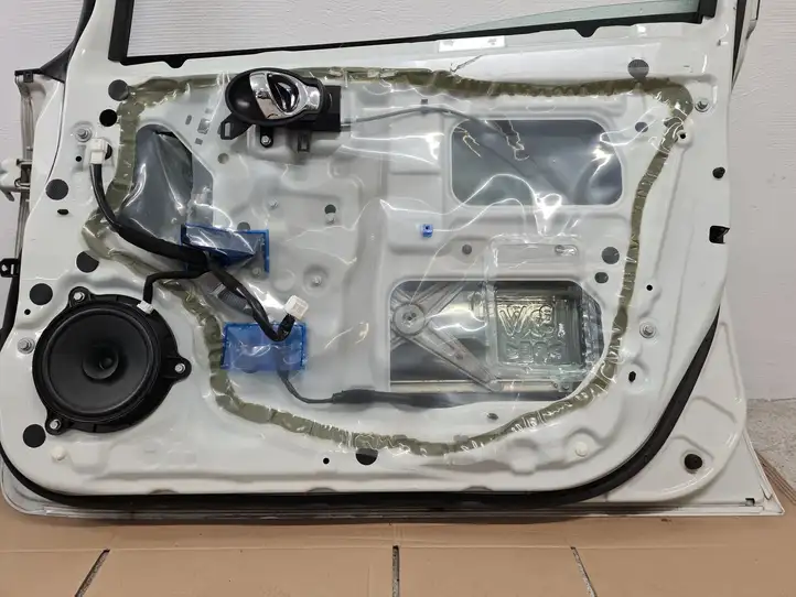 Nissan Note (E12) (2014 - 2018) Дверь — фото 9