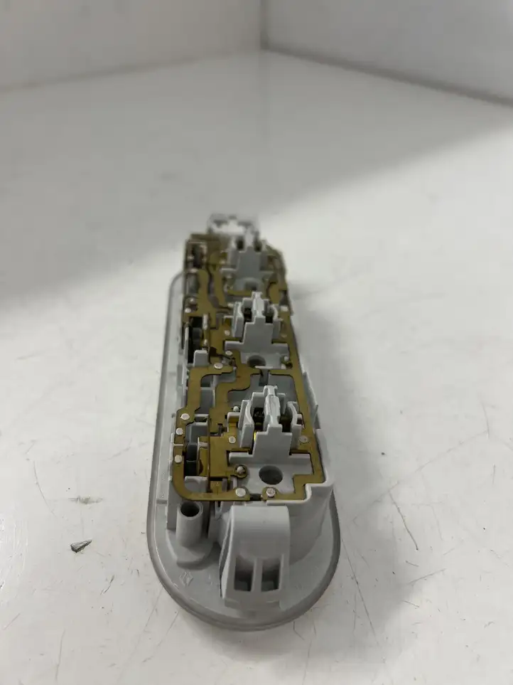 Nissan Note (E12) (2014 - 2018) 8200073234 Передняя подсветка — фото 2