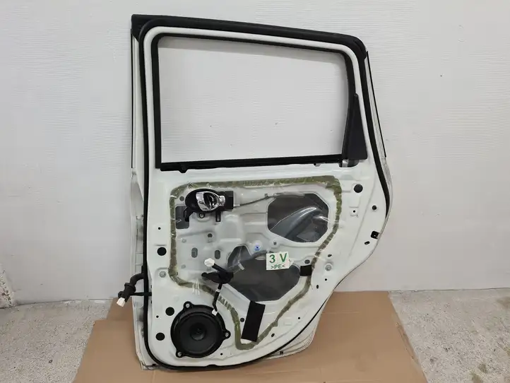 Nissan Note (E12) (2014 - 2018) Задняя дверь — фото 5