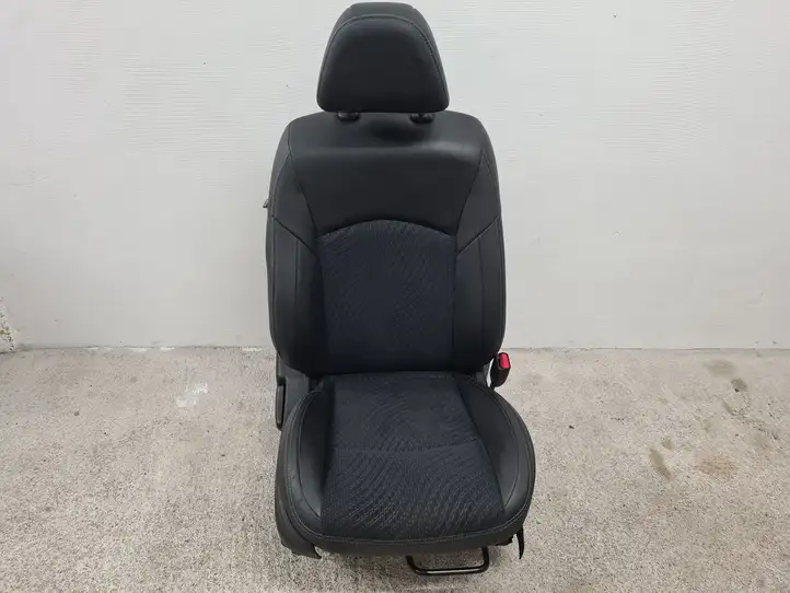 Nissan Note (E12) (2014 - 2018) Переднее сиденье пассажира — фото 1