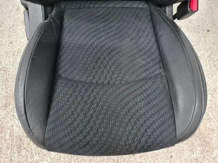 Nissan Note (E12) (2014 - 2018) Переднее сиденье пассажира — фото 6