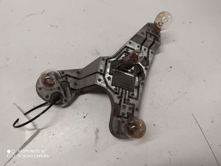 Toyota Avensis T250 (2006 - 2009)  89028786 Держатель крышки лампы заднего фонаря