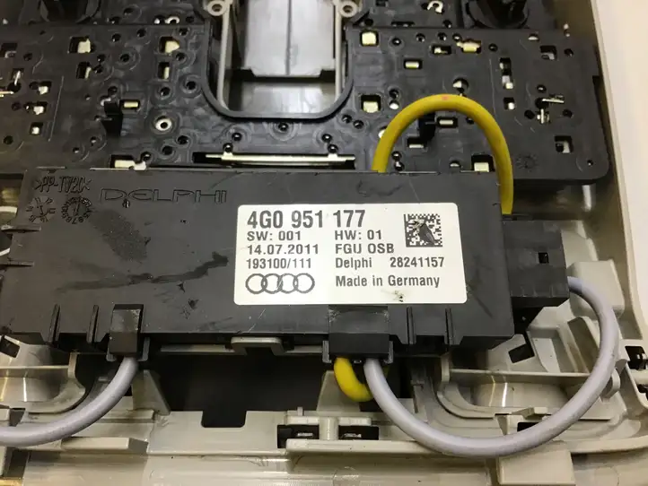 Audi A6 C7 (2011 - 2014) 4G0951177 Передняя подсветка — фото 10