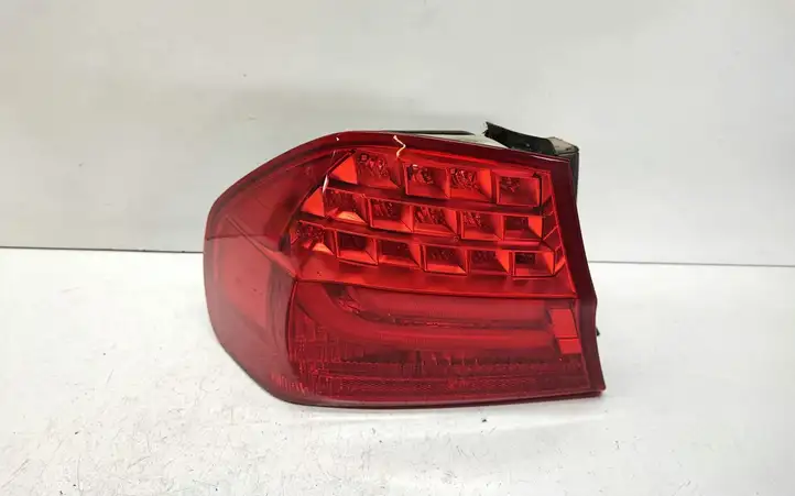 BMW 3 E90 E91 (2005 - 2012) 4871731 Задний фонарь в кузове — фото 1