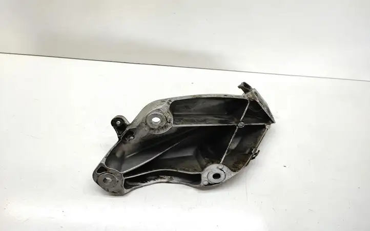 BMW X5 E70 (2006 - 2013) 6772679 Кронштейн двигателя — фото 2