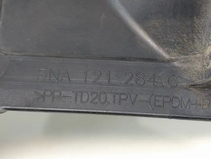 Volkswagen Tiguan (2016 - 2020) 5NA121284AC Дефлектор воздуха — фото 3
