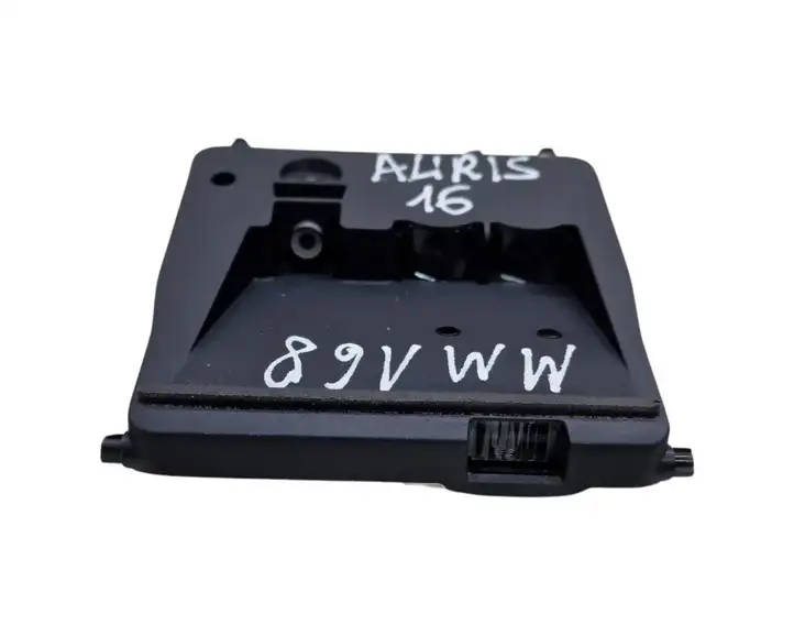 Toyota Auris E180 (2012 - 2018) 8818102030 Камера в лобовом стекле — фото 1