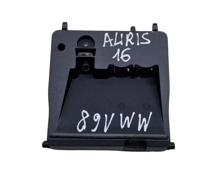 Toyota Auris E180 (2012 - 2018) 8818102030 Камера в лобовом стекле — фото 3
