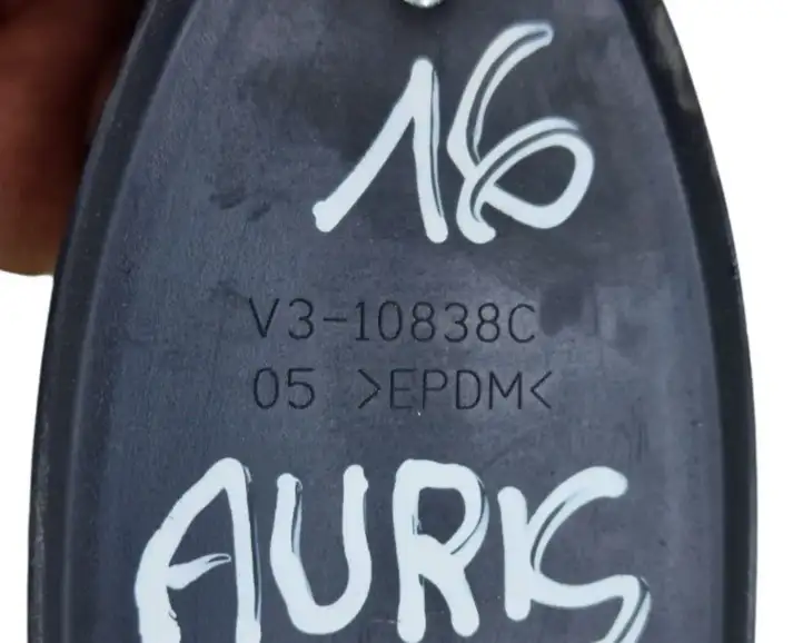 Toyota Auris E180 (2012 - 2018) V310838C GPS антенна — фото 6