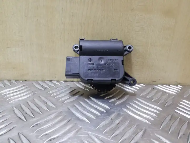 Volkswagen Polo (2001 - 2005) 0132801357 Двигатель задвижки потока воздуха — фото 1