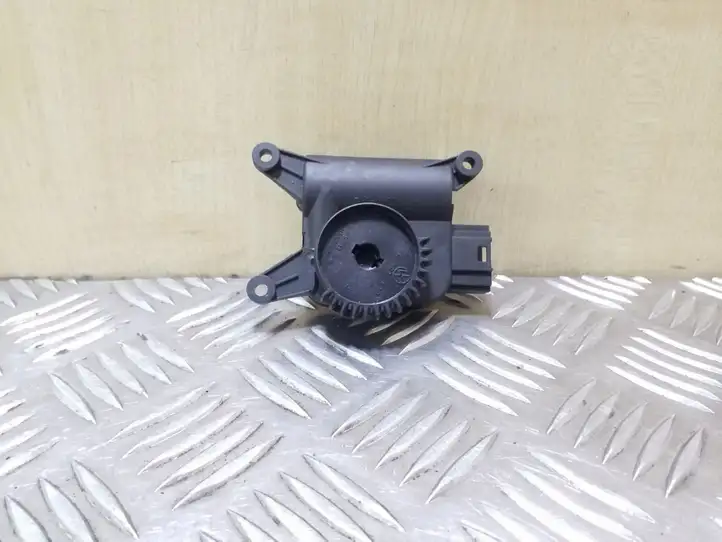 Volkswagen Polo (2001 - 2005) 0132801357 Двигатель задвижки потока воздуха — фото 2