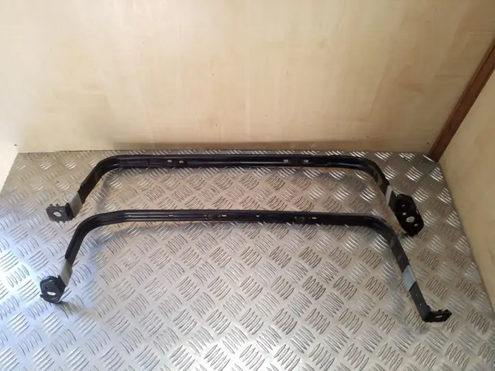 Ford Focus (2011 - 2015) 3M519057DC Кронштейн топливного бака — фото 1
