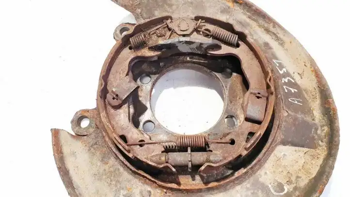 Nissan Qashqai (2006 - 2010) Колодки ручного тормоза — фото 1