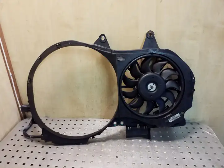Audi A4 S4 B6 8E 8H (2000 - 2006) 8E0121205B Дифузор радиатора — фото 1