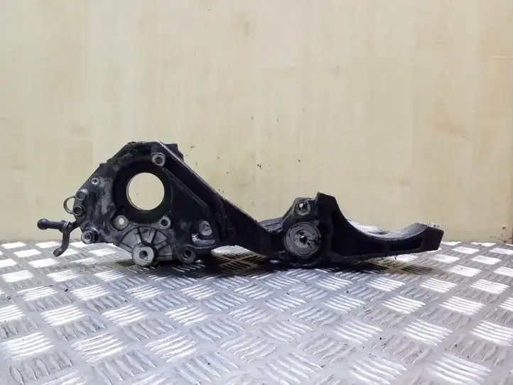 Volkswagen PASSAT B7 (2011 - 2014) 03L903143Q Кронштейн генератора — фото 3