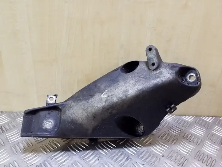 BMW X5 E70 (2006 - 2013) 2211677267902 Кронштейн двигателя — фото 1
