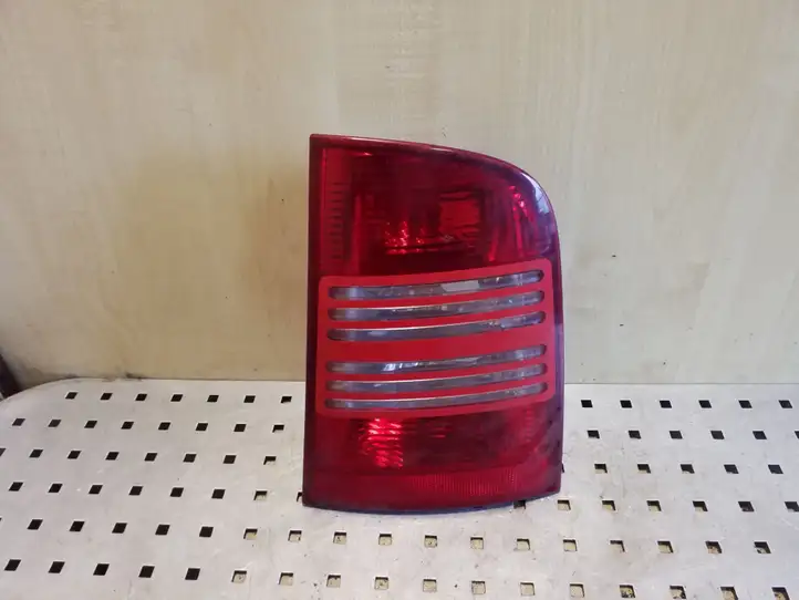 Skoda Octavia Mk1 (1U) (1996 - 2004) 1U9945096B Задний фонарь в кузове — фото 1