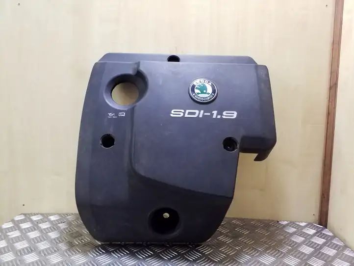 Skoda Octavia Mk1 (1U) (1996 - 2004) 038103925M Крышка двигателя декоративная — фото 1
