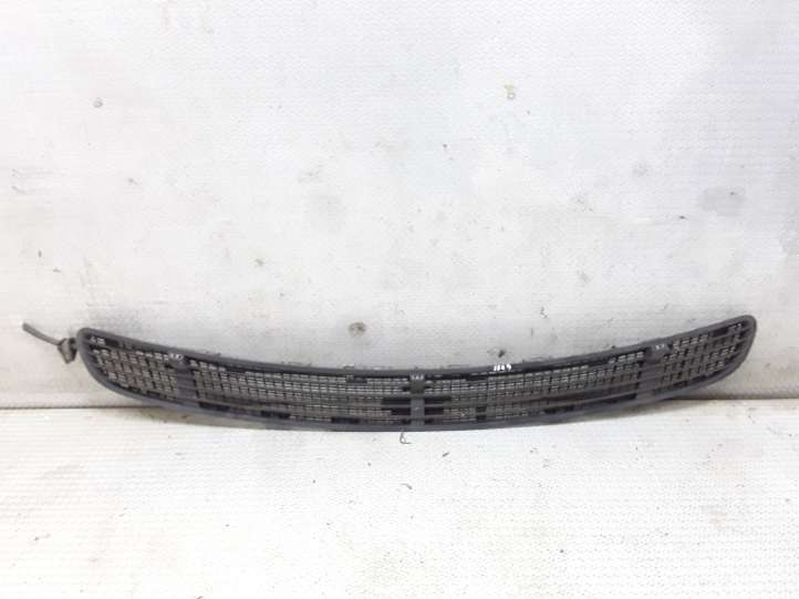 Mercedes-Benz S W220 (1998 - 2006)  2208300272  Решётка 