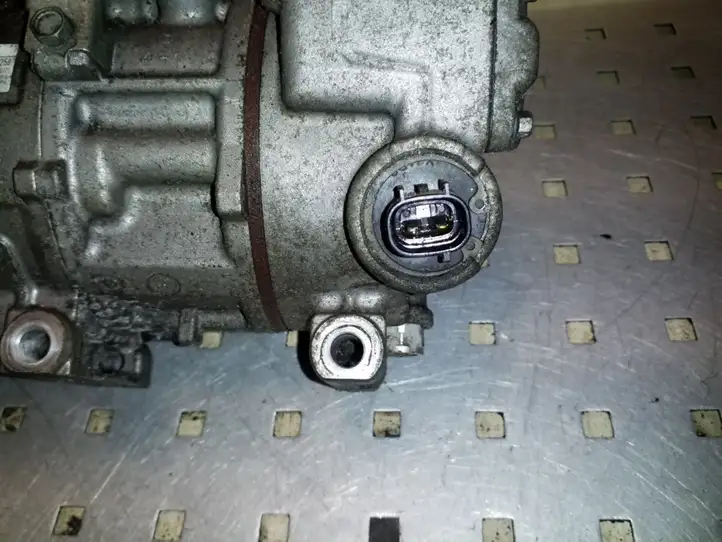 Toyota Avensis T270 (2009 - 2012) GE4472601258 Компрессор (насос) кондиционера воздуха — фото 3