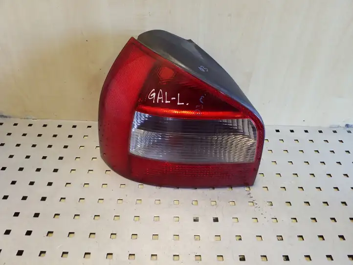 Audi A3/S3 8L (2000 - 2003) 8L0945095B Задний фонарь в кузове — фото 1
