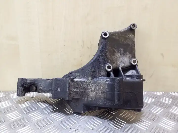 Volkswagen Multivan T4 (1991 - 2003) 074145169F Кронштейн генератора — фото 1