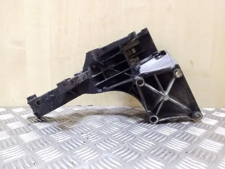 Volkswagen Multivan T4 (1991 - 2003) 074145169F Кронштейн генератора — фото 4