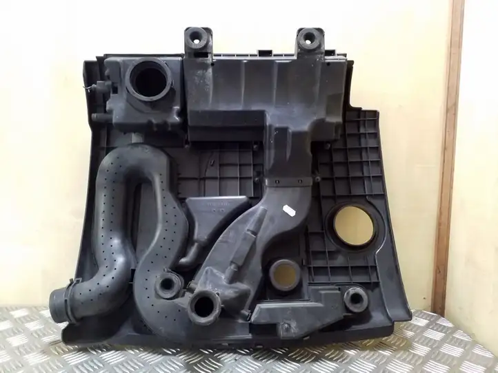 Volkswagen Golf V (2003 - 2009) 03C129607K Крышка двигателя декоративная — фото 2