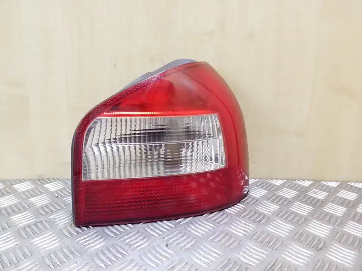 Audi A3/S3 8L (2000 - 2003) 8L0945096B Задний фонарь в кузове — фото 1