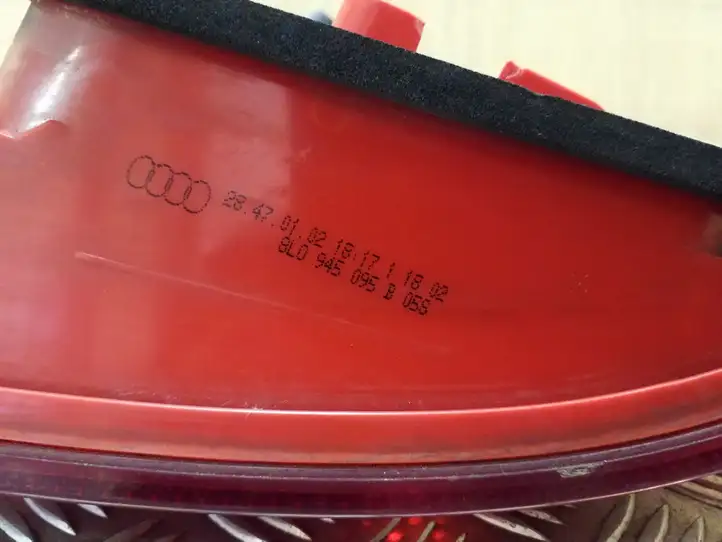 Audi A3/S3 8L (2000 - 2003) 8L0945095B Задний фонарь в кузове — фото 5