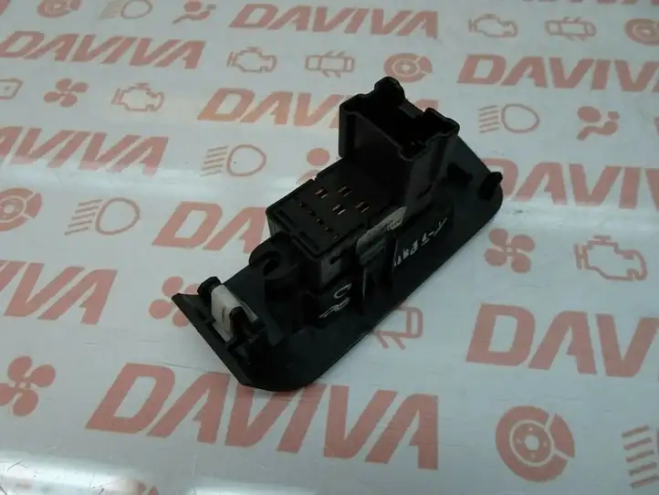 Nissan X-Trail T31 (2007 - 2014) 82960JG00A Кнопка стеклоподъемников — фото 2