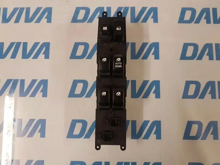 Kia Carnival (2006 - 2014) 93570-4D500KS Кнопка стеклоподъемников — фото 1