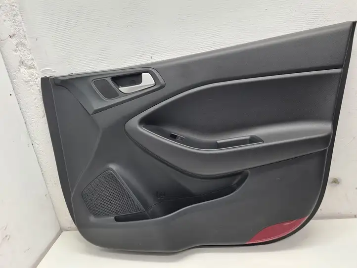 Hyundai i20 (GB IB) (2014 - 2018) 82320C8010 Обшивка передней двери — фото 1