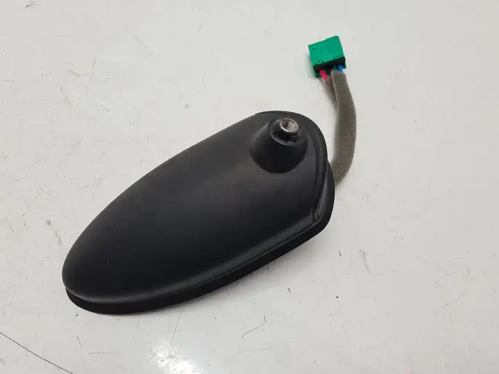 Hyundai i20 (GB IB) (2014 - 2018) GPS антенна — фото 2