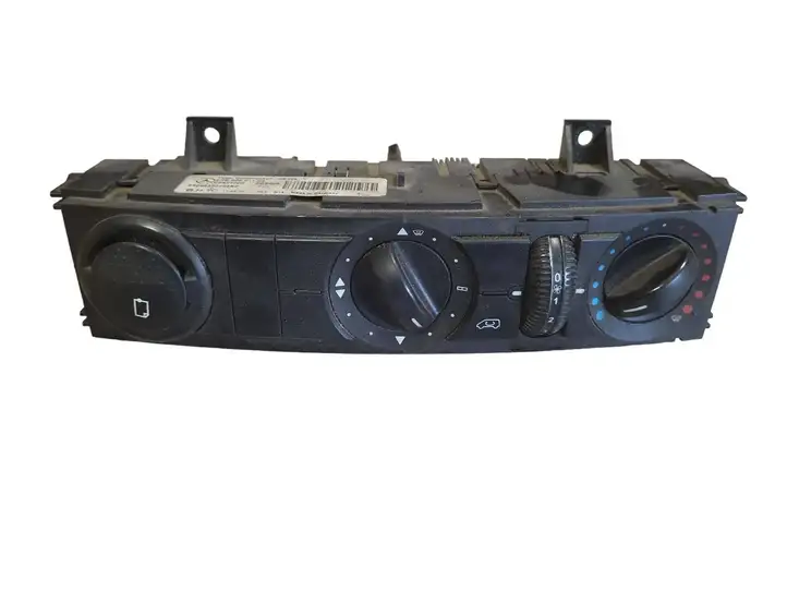 Mercedes-Benz Sprinter W901 W902 W903 W904 (1995 - 2007) A9068300485kz Блок управления климат-контролем — фото 1