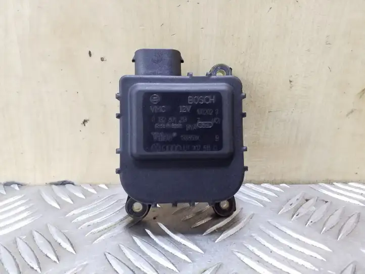 Audi A3/S3 8L (2000 - 2003) 0132801213 Двигатель задвижки потока воздуха — фото 1