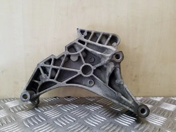 Volkswagen Tiguan (2007 - 2011) 03L199207 Кронштейн двигателя — фото 2