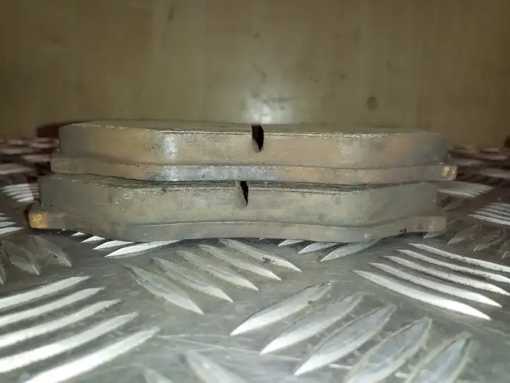Nissan Primastar (2001 - 2014) Передние тормозные колодки — фото 3